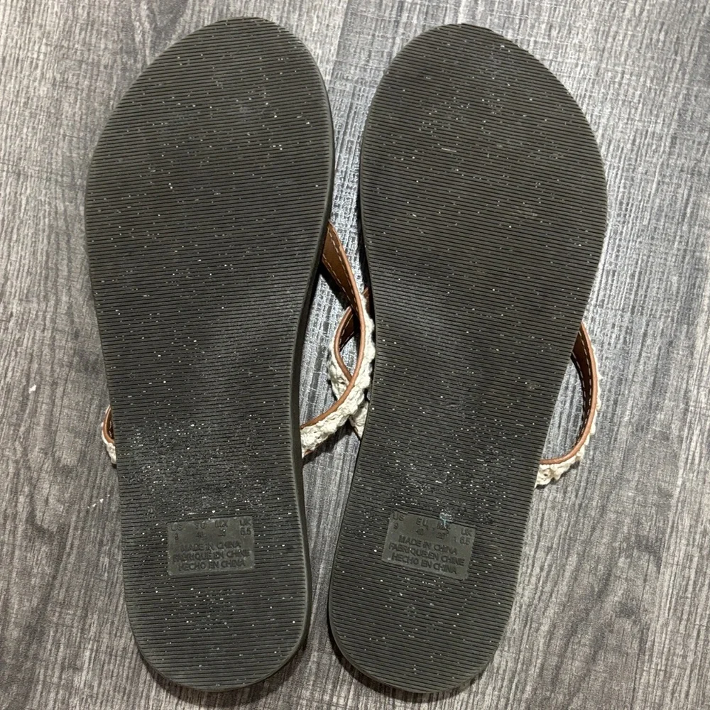 American Eagle Outfitters Brown Sandals with Cream Straps - Picture 3 of 3